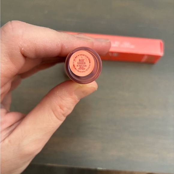 Jeffree Star Supreme Lip Gloss in Nude Garden Full Pigment New in Box - Picture 3 of 5